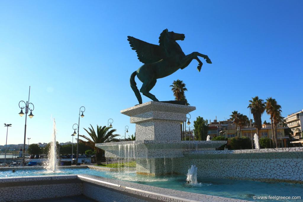Horse monument and fountain at the town square