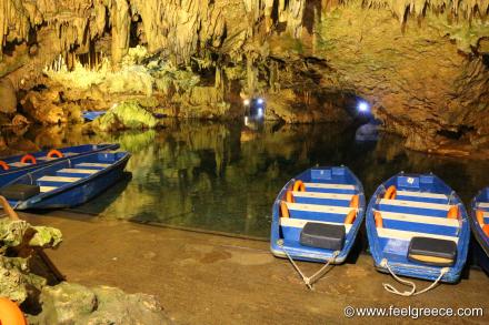 The cave entrance with boats waiting to carry passengers