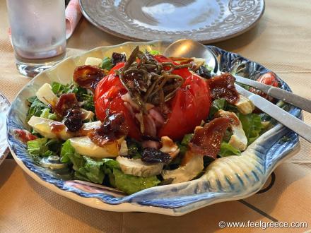 Salad with artichoke