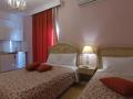 Akrotiri Hotel