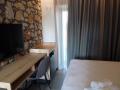Comfort Suites & Rooms